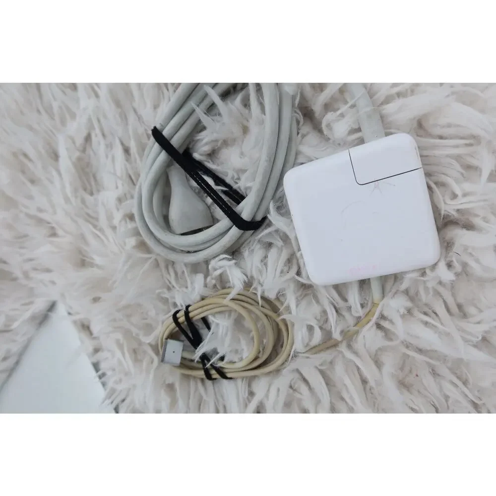Clean Apple MacBook Air 13” i5 128GB SSD Fully Reset & Working